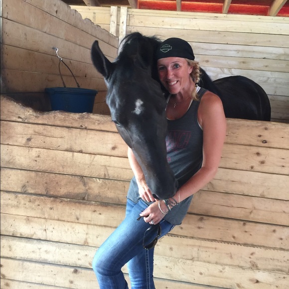 Meet your Posher, Julie - Picture 15 of 17